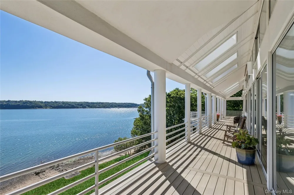 47 Laurel Cove Road Laurel Hollow, NY 11771