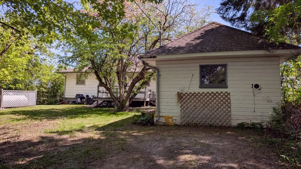 211 2nd Street SE Cook, MN 55723