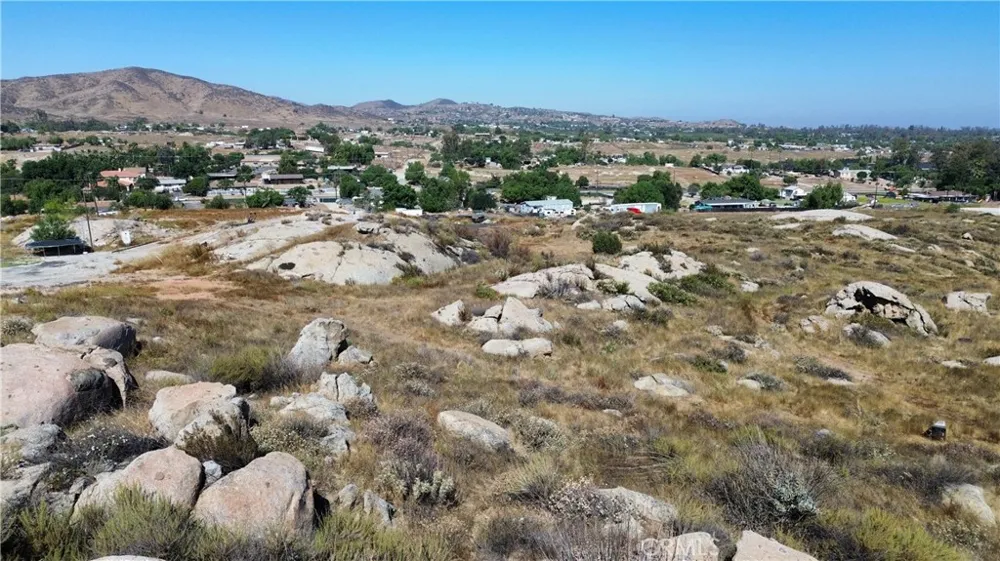 22300 O FERRALL ROAD Perris, CA 92570