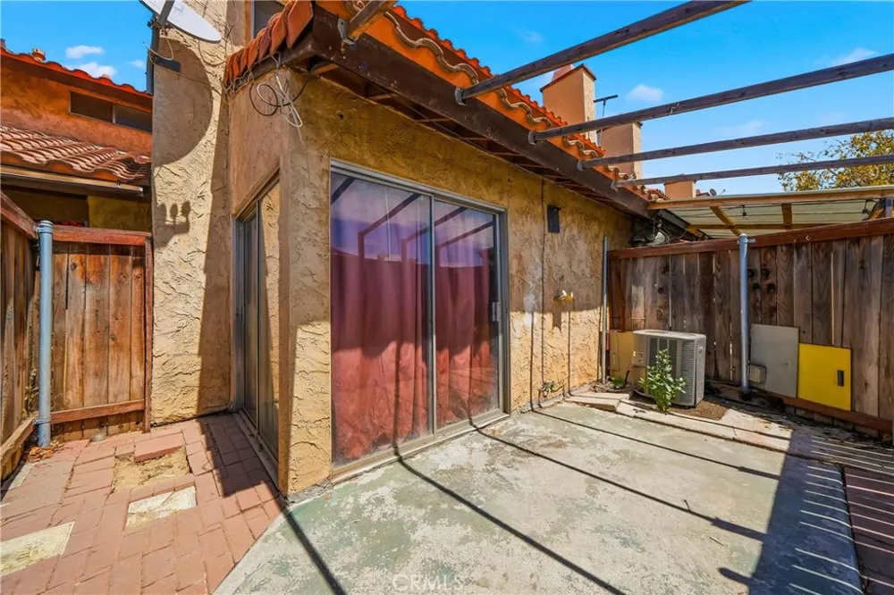 16600 Terrace #F Fontana, CA 92335