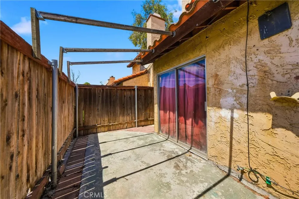16600 Terrace #F Fontana, CA 92335