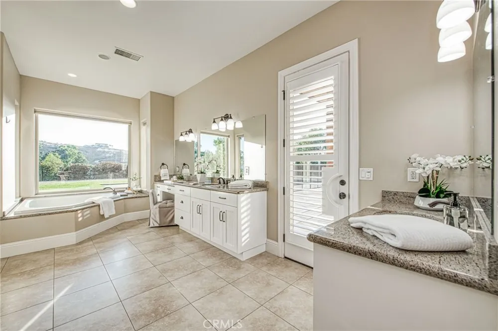 14209 Academy Oaks Ln Clovis, CA 93619
