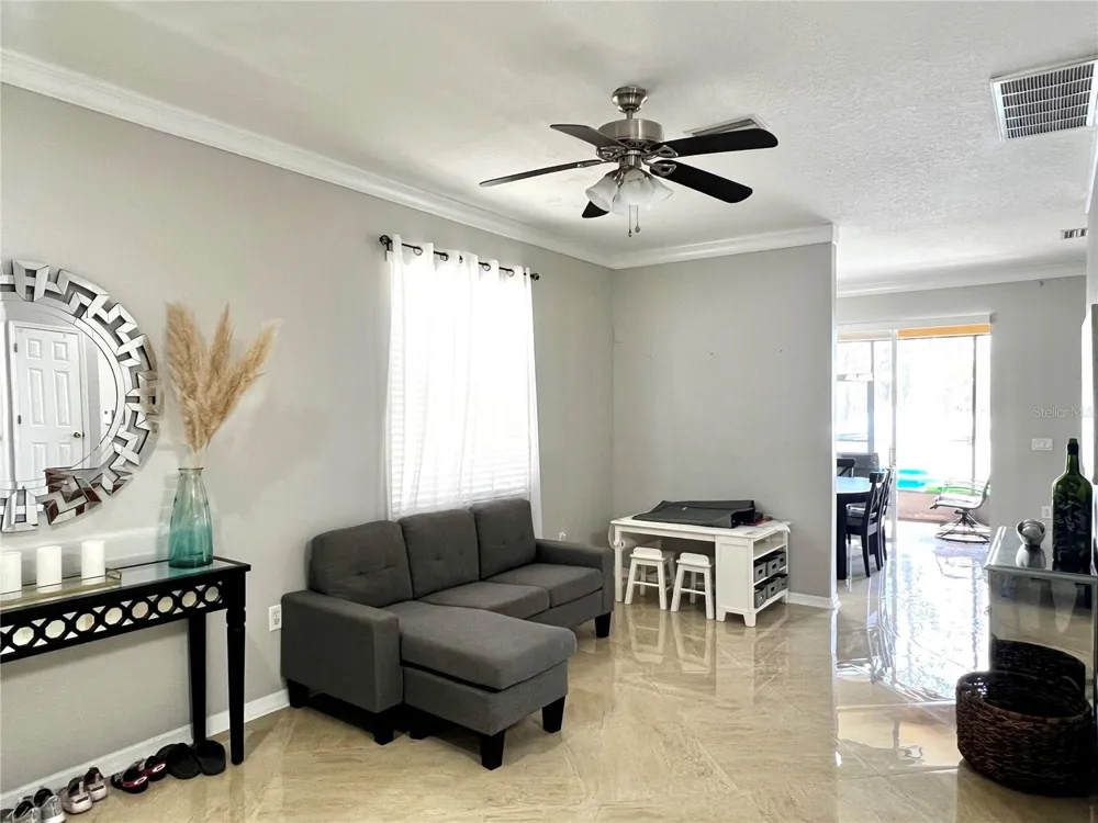 8848 CAMERON CREST DRIVE Tampa, FL 33626
