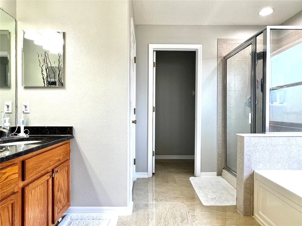 8848 CAMERON CREST DRIVE Tampa, FL 33626