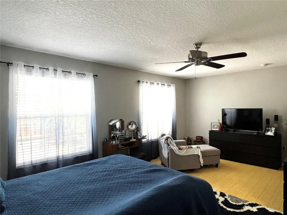 8848 CAMERON CREST DRIVE Tampa, FL 33626