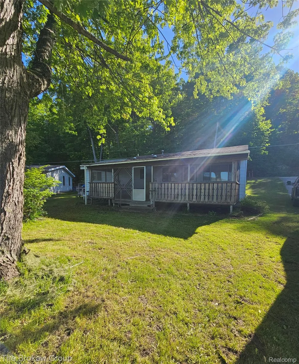 4448 Loon Lake Road Plainfield Township, MI 48739