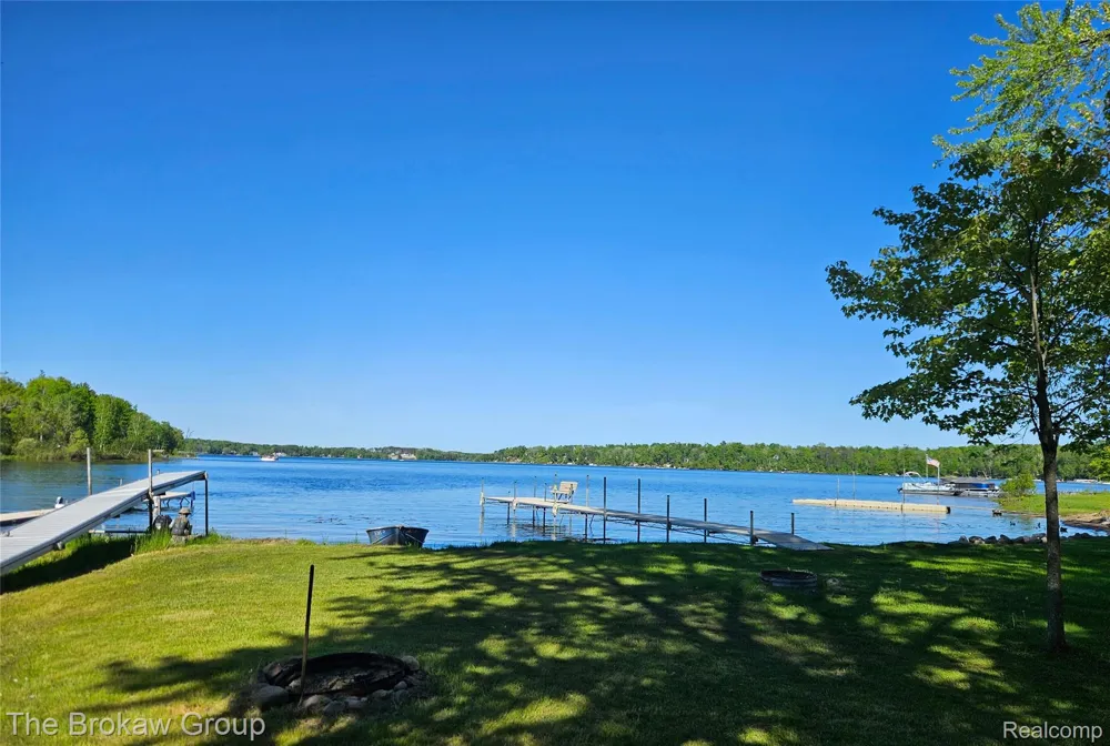4448 Loon Lake Road Plainfield Township, MI 48739