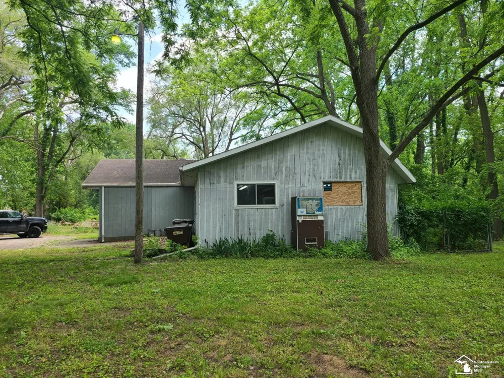 2807 W Smith Road Bedford Township, MI 48144
