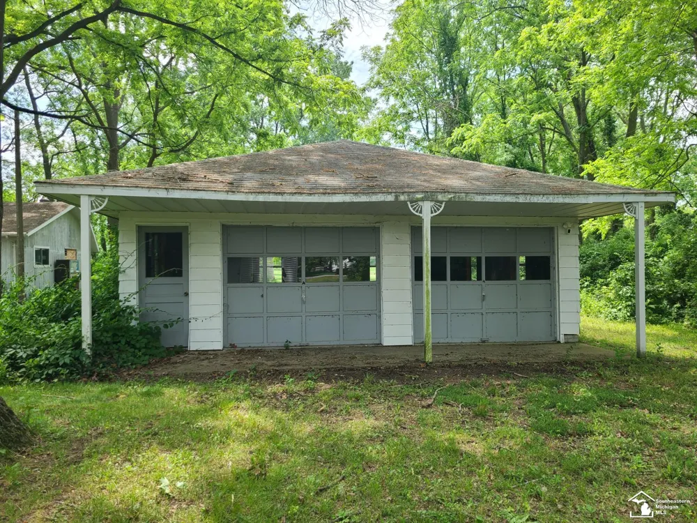2807 W Smith Road Bedford Township, MI 48144