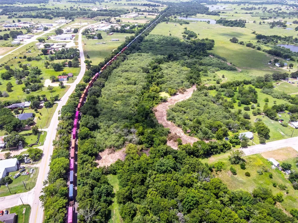 28 W Cuero Giddings, TX 78942