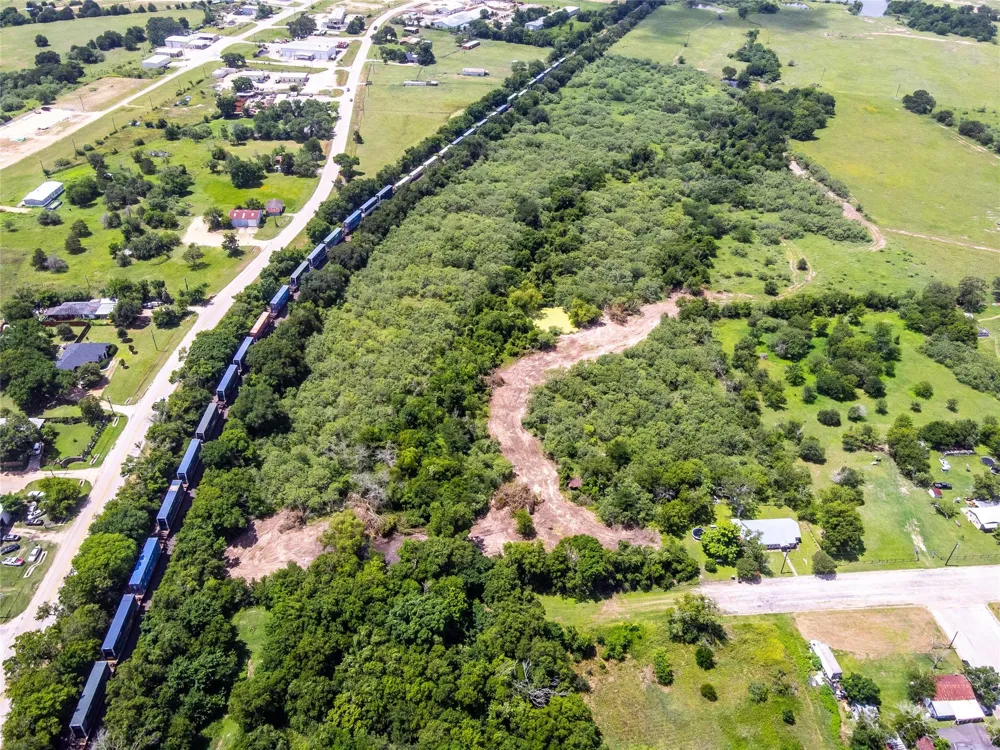 28 W Cuero Giddings, TX 78942