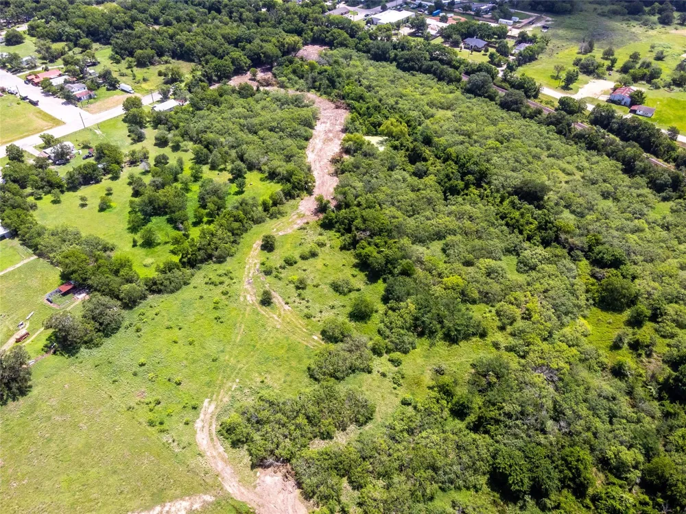 28 W Cuero Giddings, TX 78942