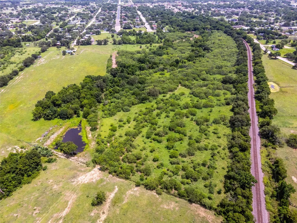 28 W Cuero Giddings, TX 78942