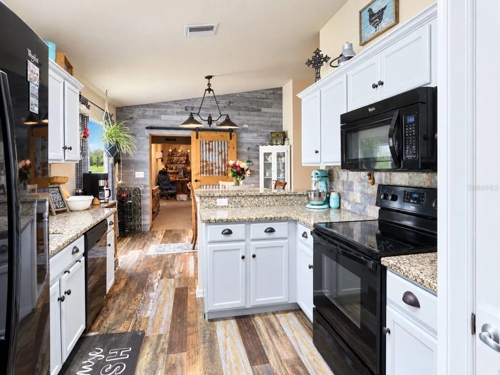 4562 FAIRWAY OAKS DRIVE Mulberry, FL 33860