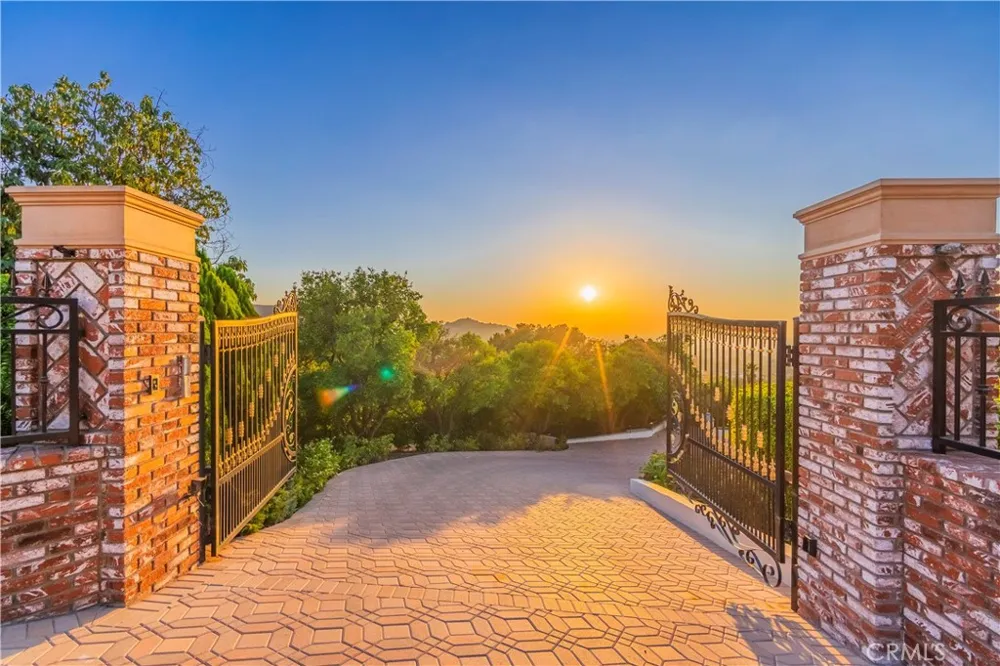 2333 Coronet Court Covina, CA 91724