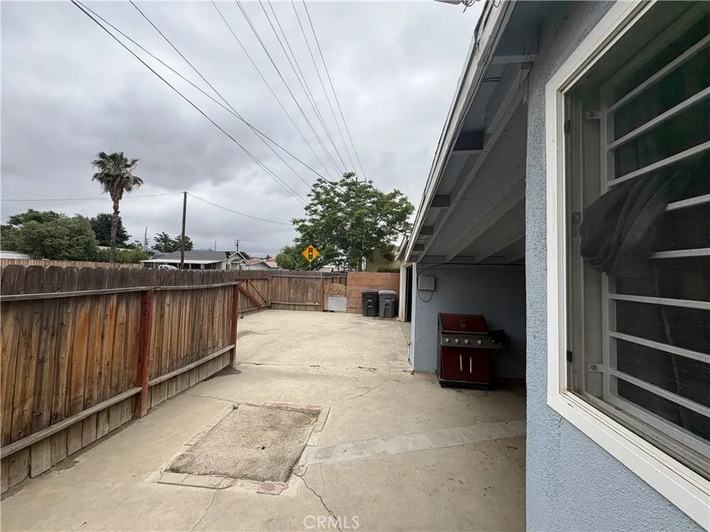 501 W Latham Hemet, CA 92543