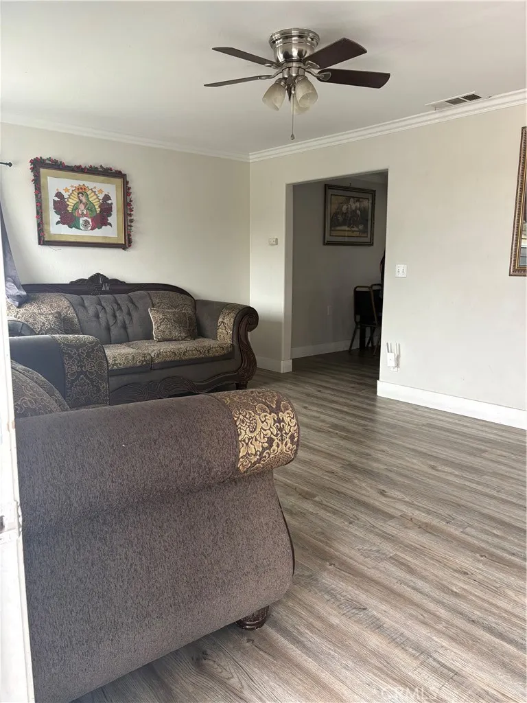 501 W Latham Hemet, CA 92543