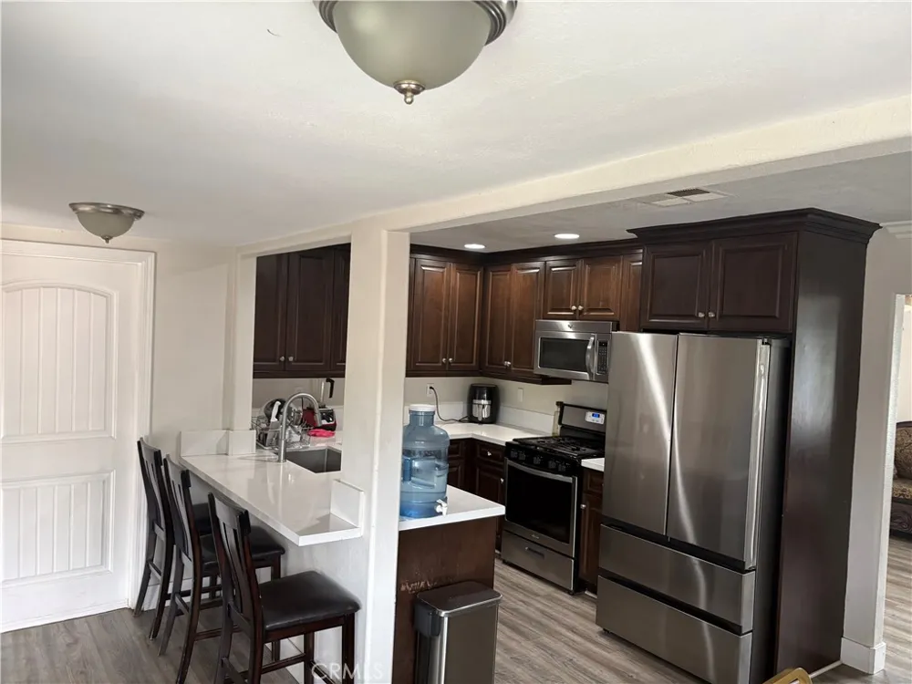 501 W Latham Hemet, CA 92543