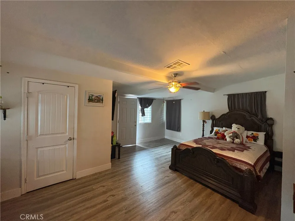 501 W Latham Hemet, CA 92543