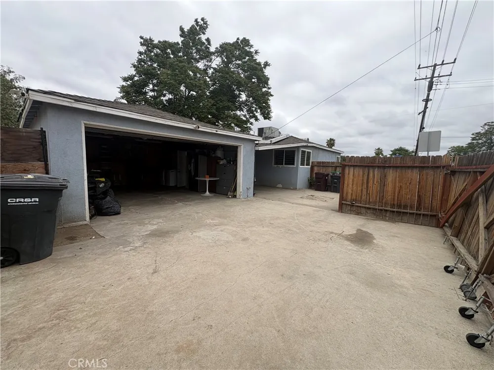 501 W Latham Hemet, CA 92543
