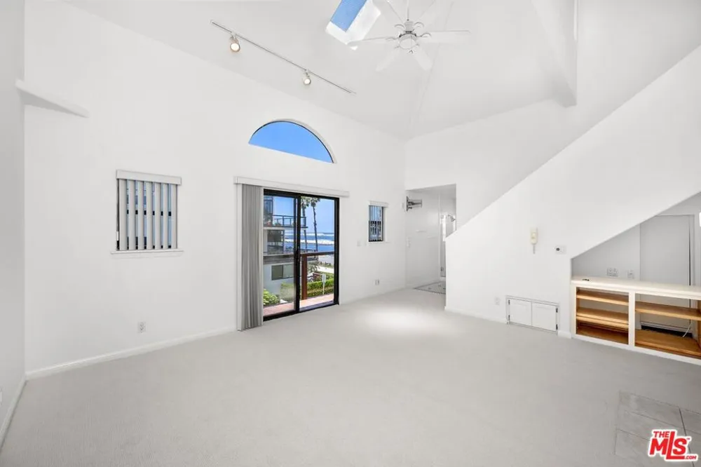 6206 Pacific Avenue #2 Playa del Rey, CA 90293