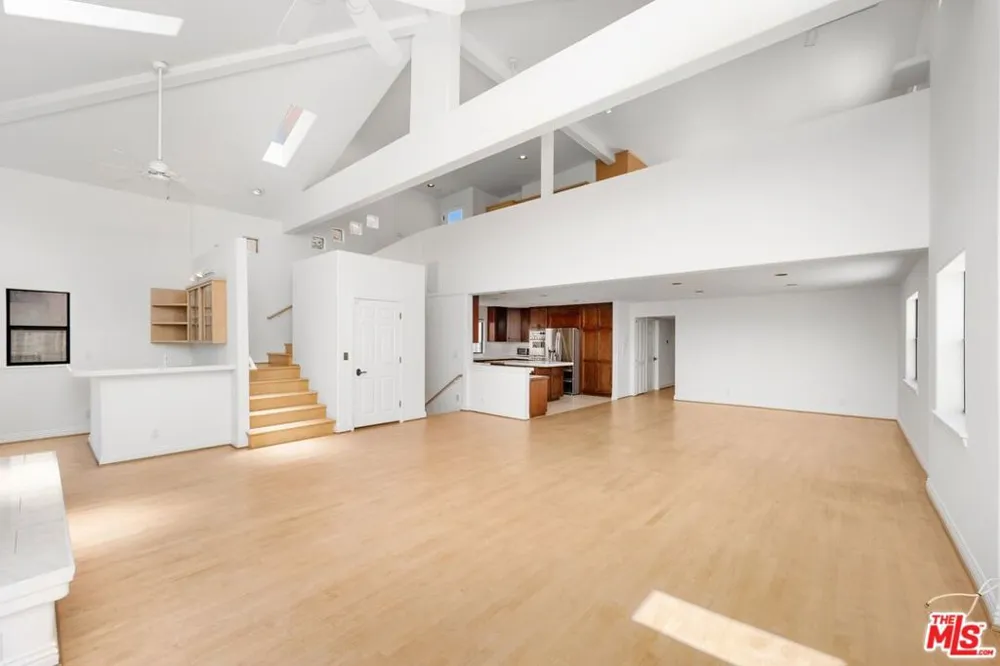6206 Pacific Avenue #2 Playa del Rey, CA 90293