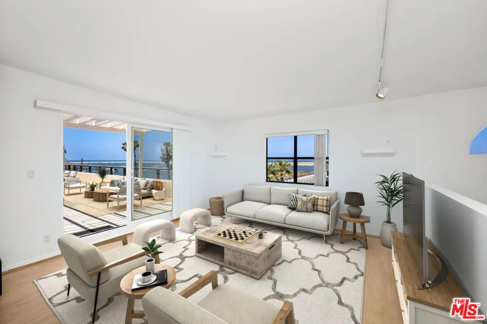 6206 Pacific Avenue #2 Playa del Rey, CA 90293