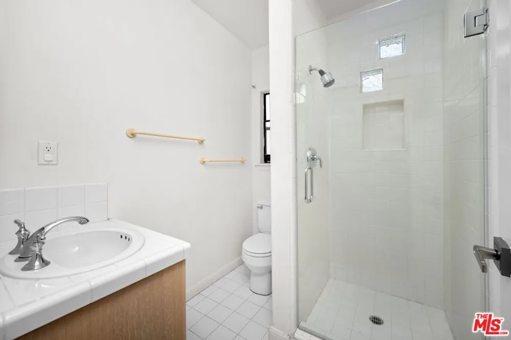 6206 Pacific Avenue #2 Playa del Rey, CA 90293