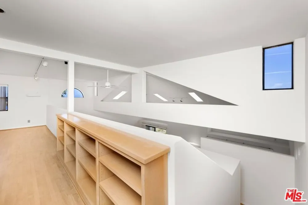 6206 Pacific Avenue #2 Playa del Rey, CA 90293