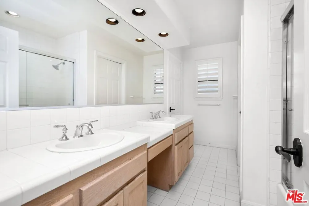 6206 Pacific Avenue #2 Playa del Rey, CA 90293