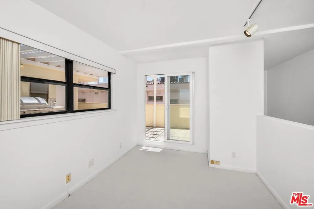 6206 Pacific Avenue #2 Playa del Rey, CA 90293