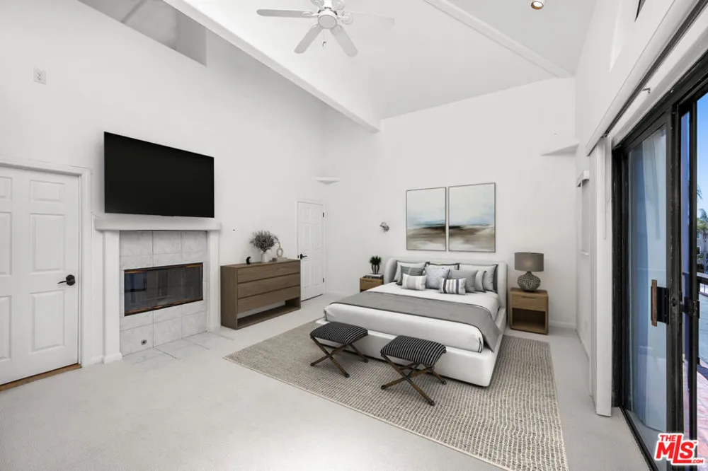 6206 Pacific Avenue #2 Playa del Rey, CA 90293