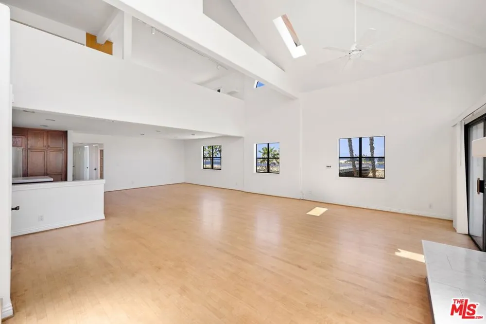6206 Pacific Avenue #2 Playa del Rey, CA 90293