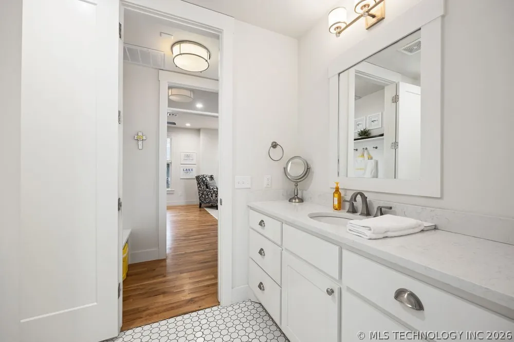 43 Center Lane S Carlton Landing, OK 74432