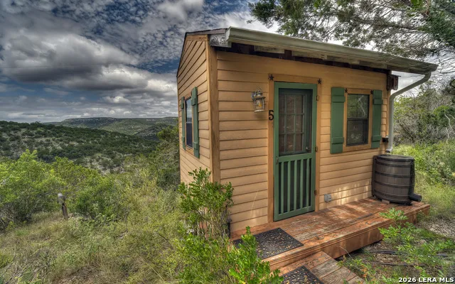 982 Skyview Ln Camp Wood, TX 78833