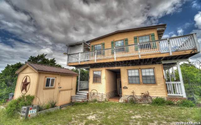 982 Skyview Ln Camp Wood, TX 78833