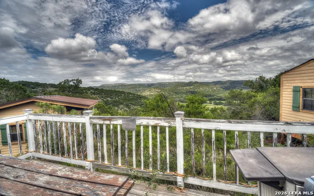 982 Skyview Ln Camp Wood, TX 78833