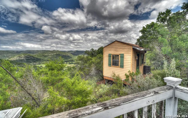 982 Skyview Ln Camp Wood, TX 78833