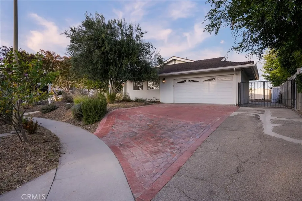 10000 Amestoy Avenue Northridge, CA 91325