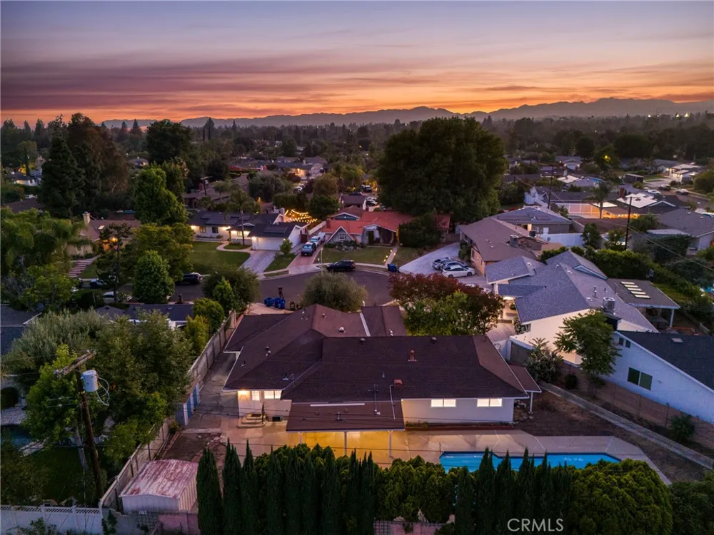 10000 Amestoy Avenue Northridge, CA 91325
