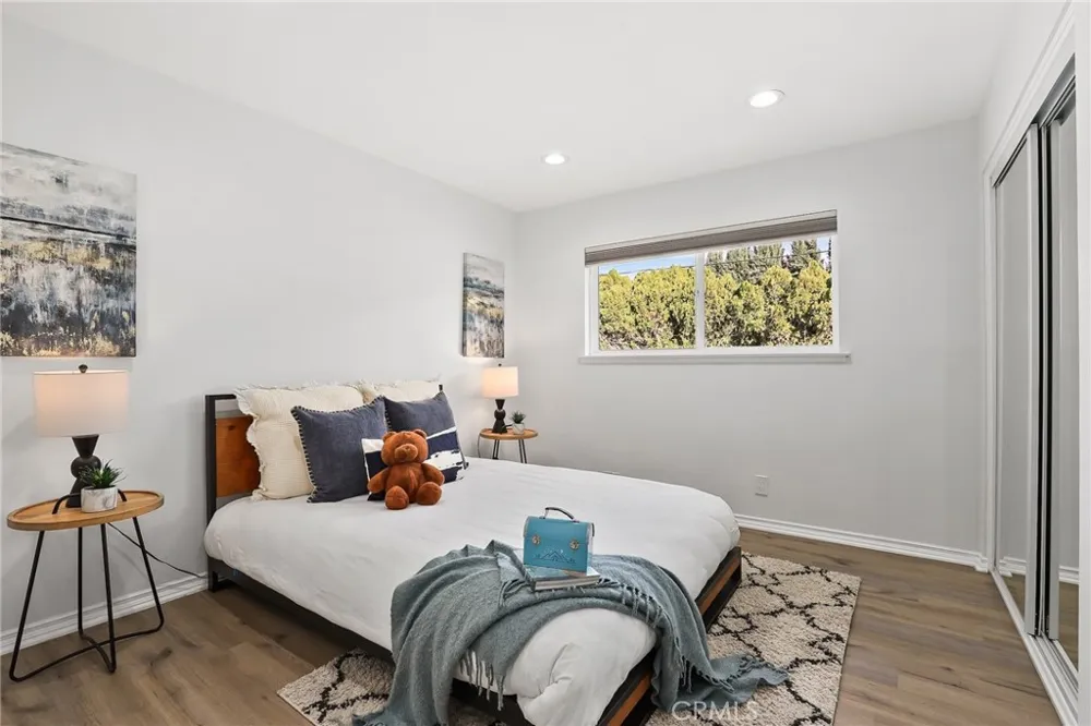10000 Amestoy Avenue Northridge, CA 91325