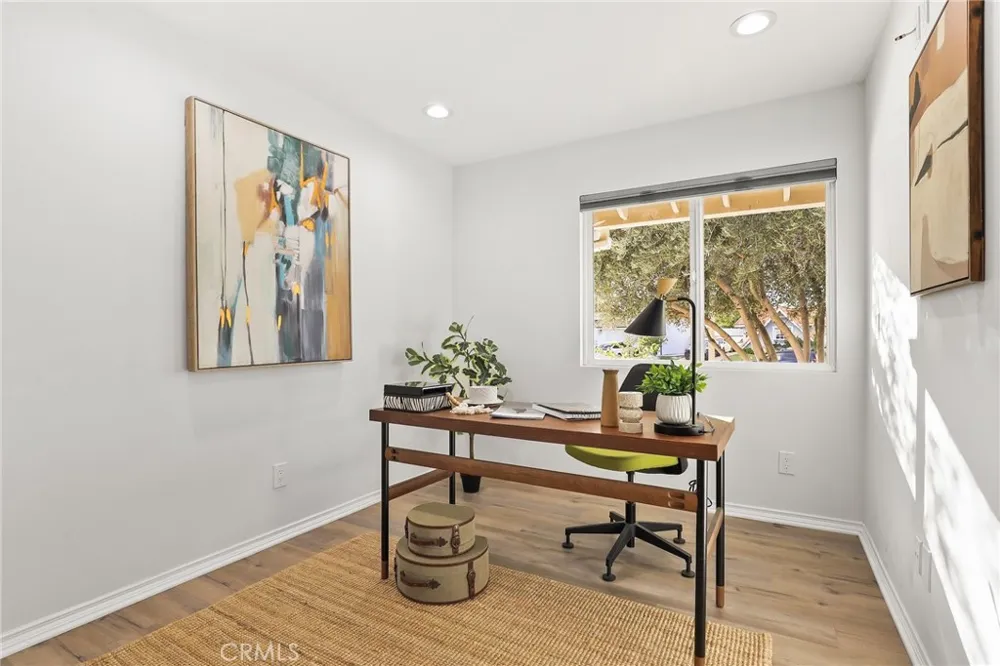 10000 Amestoy Avenue Northridge, CA 91325
