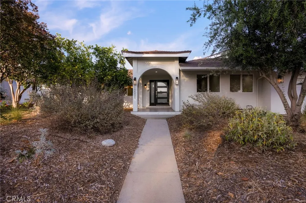 10000 Amestoy Avenue Northridge, CA 91325