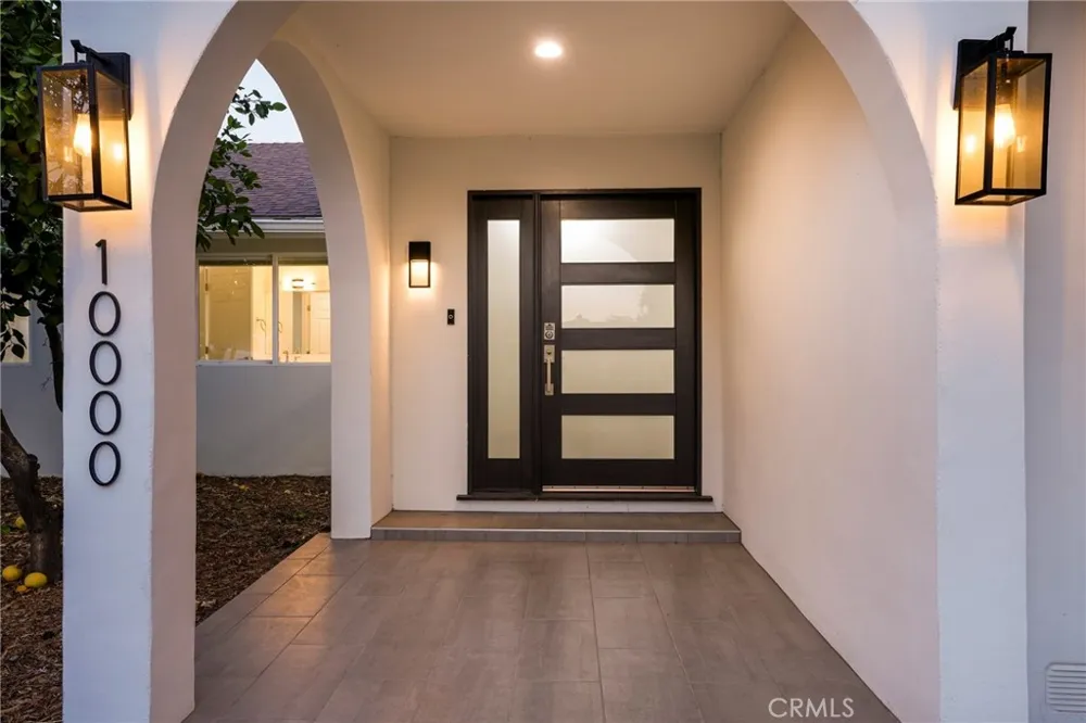 10000 Amestoy Avenue Northridge, CA 91325