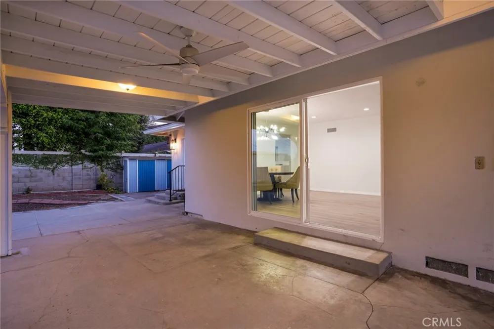 10000 Amestoy Avenue Northridge, CA 91325