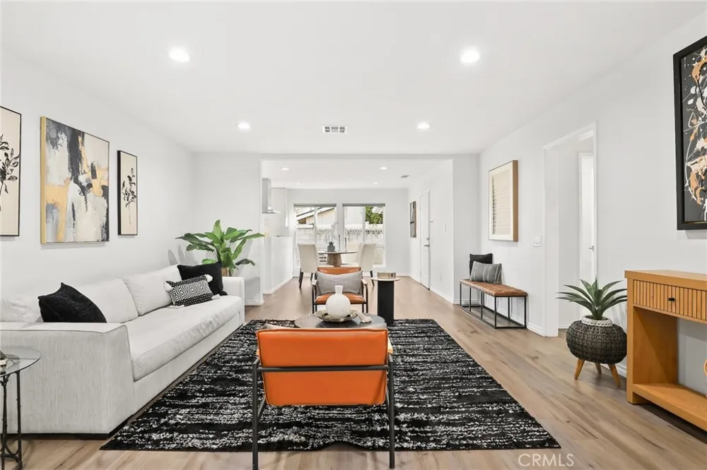 10000 Amestoy Avenue Northridge, CA 91325