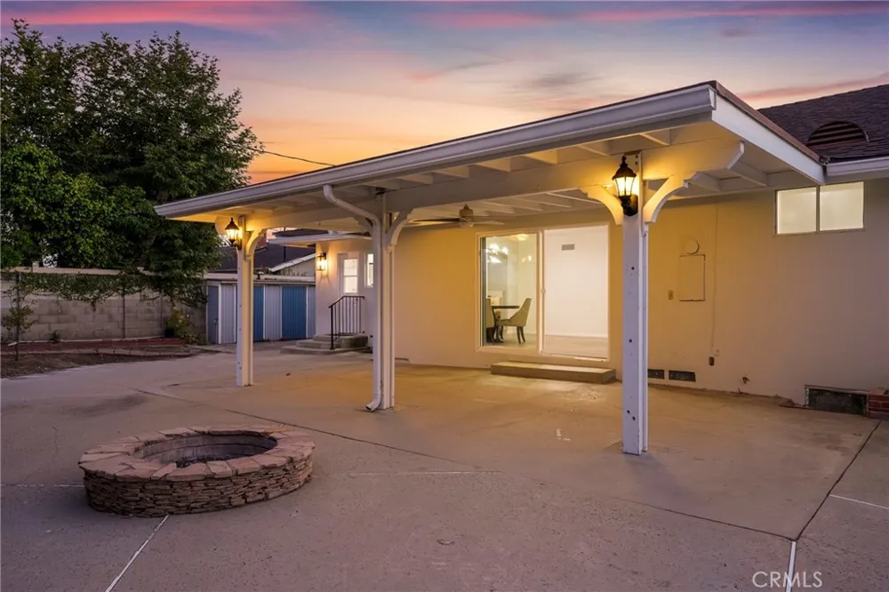 10000 Amestoy Avenue Northridge, CA 91325