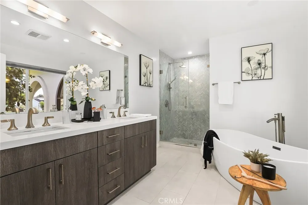 10000 Amestoy Avenue Northridge, CA 91325