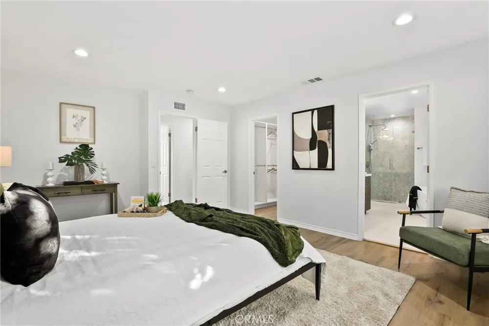 10000 Amestoy Avenue Northridge, CA 91325