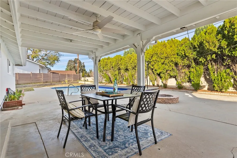 10000 Amestoy Avenue Northridge, CA 91325